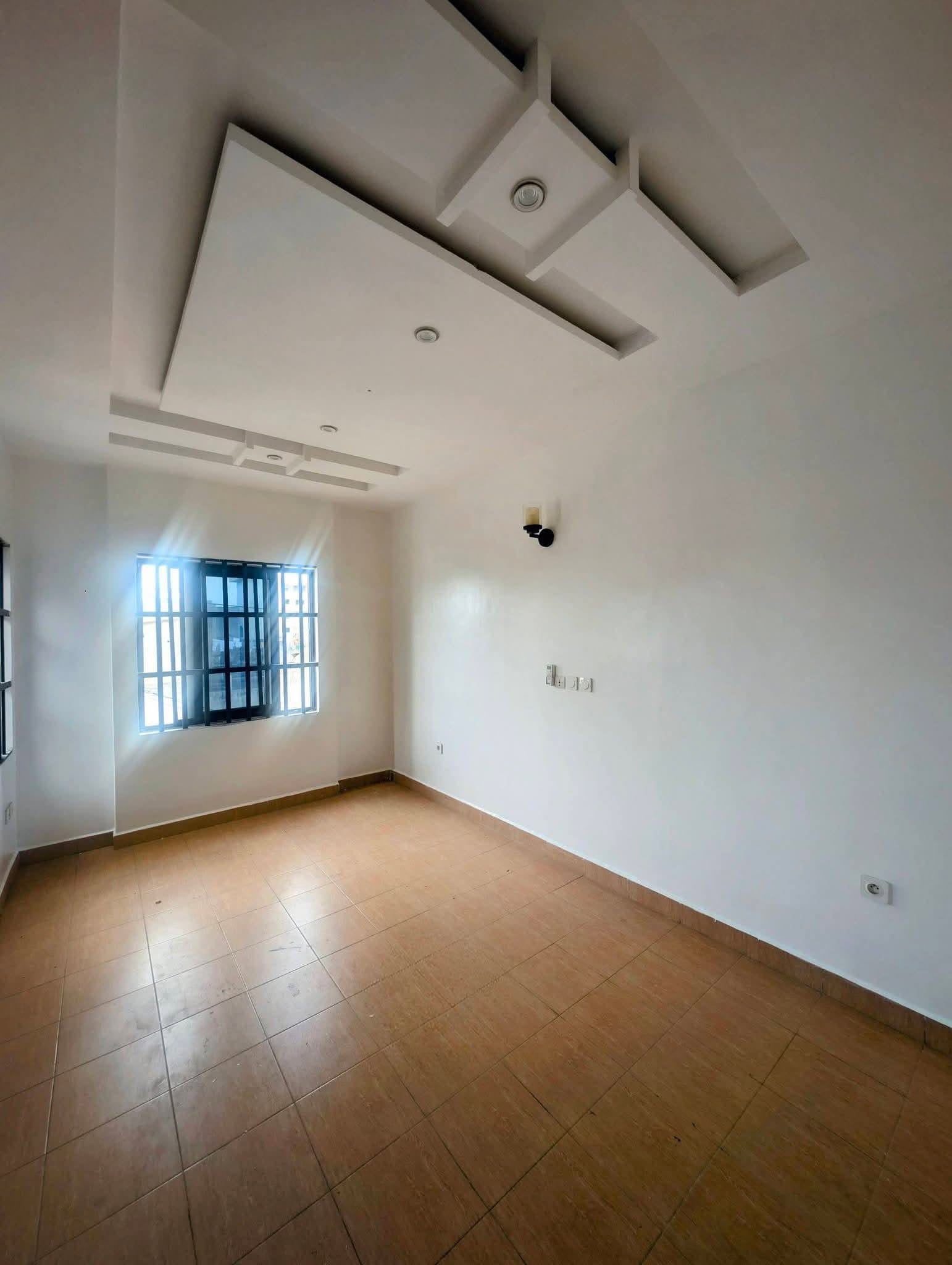 Appartement duplex de 2 chambres à Fidjrossè Calvaire 9