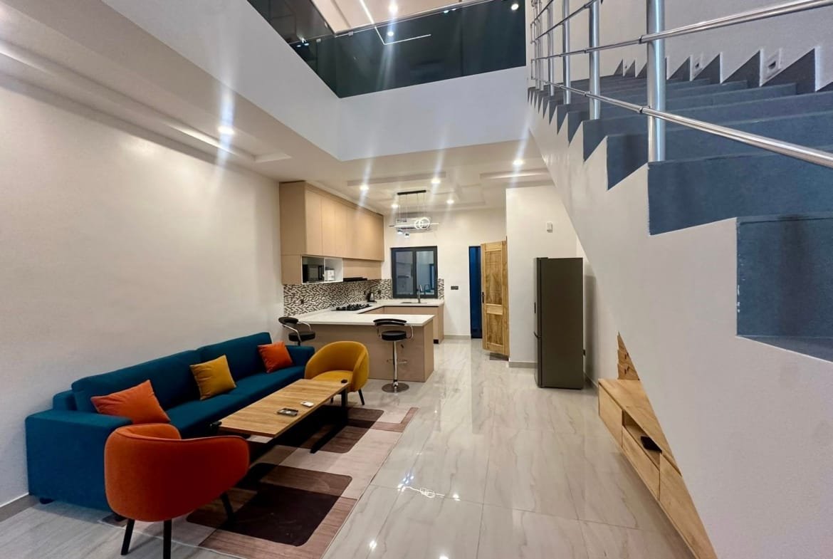 Appartement duplex meublé neuf à Fidjrossè Plage 3