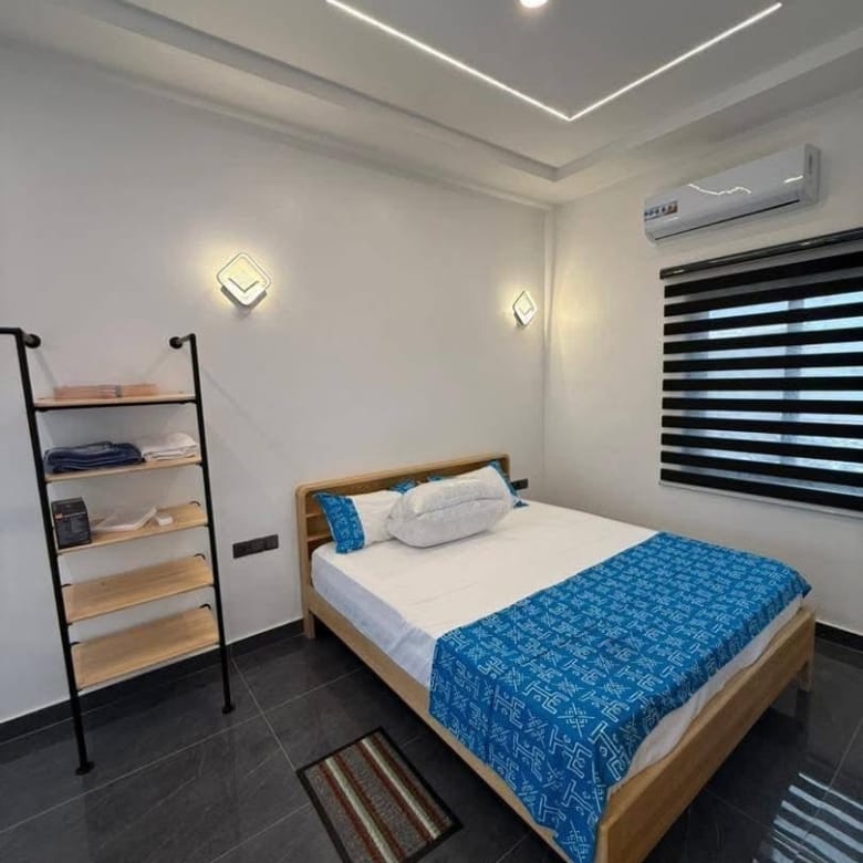 Appartement duplex meublé neuf à Fidjrossè Plage 4