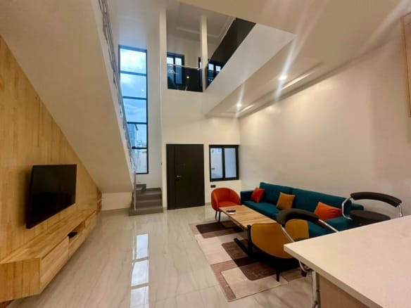 Appartement duplex meublé neuf à Fidjrossè Plage