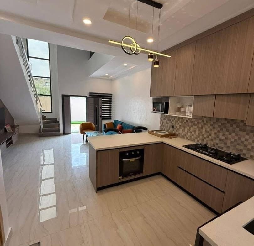 Appartement duplex meublé neuf à Fidjrossè Plage 7
