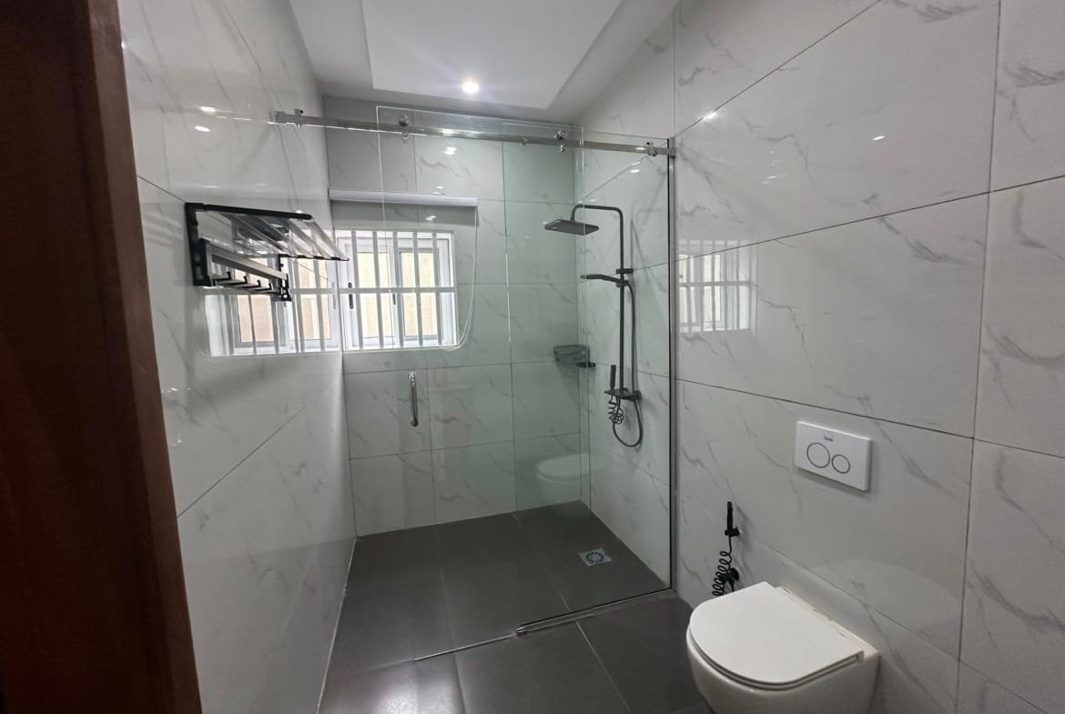 Appartement meublé avec entrée personnelle à Fidjrossè Plage 10