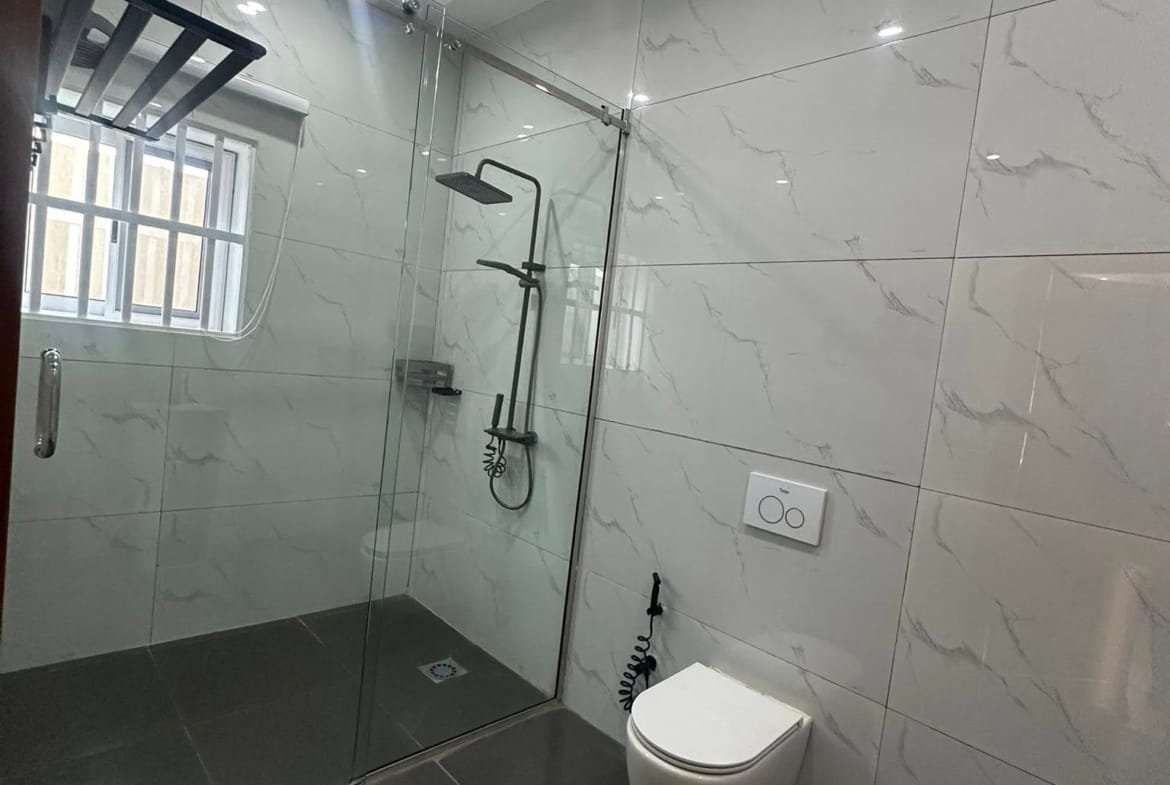 Appartement meublé avec entrée personnelle à Fidjrossè Plage 13