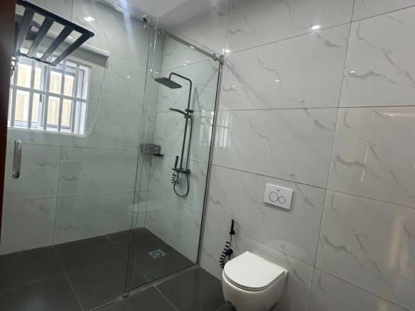 Appartement meublé avec entrée personnelle à Fidjrossè Plage 13