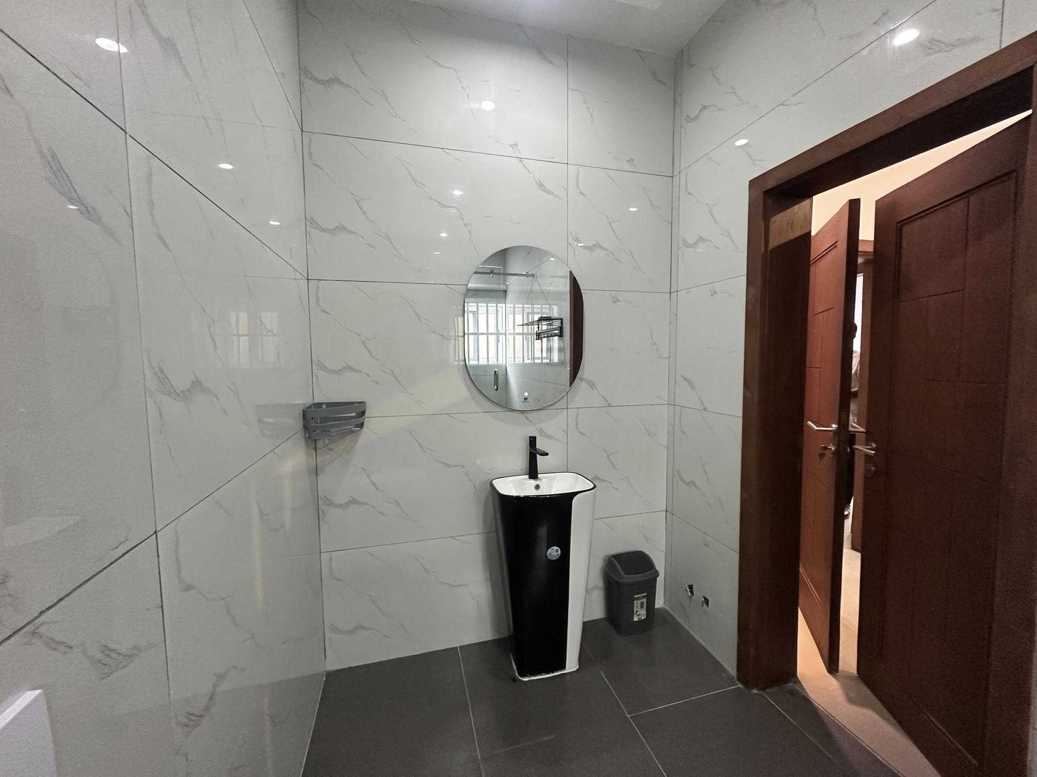 Appartement meublé avec entrée personnelle à Fidjrossè Plage 14