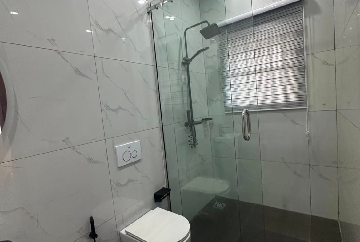 Appartement meublé avec entrée personnelle à Fidjrossè Plage 15