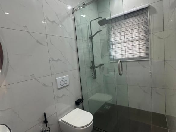 Appartement meublé avec entrée personnelle à Fidjrossè Plage 15