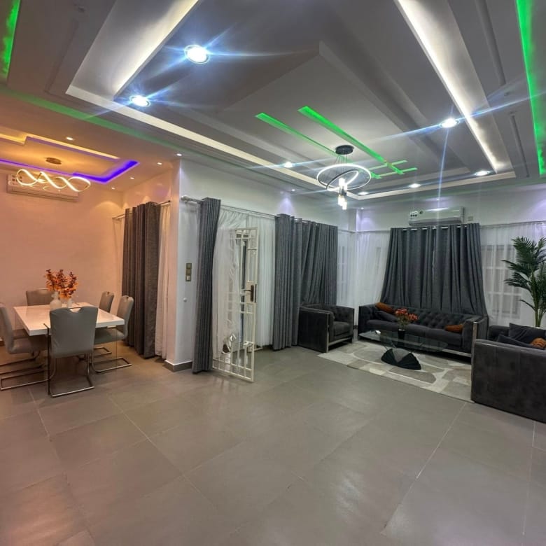 Appartement meublé avec entrée personnelle à Fidjrossè Plage 2