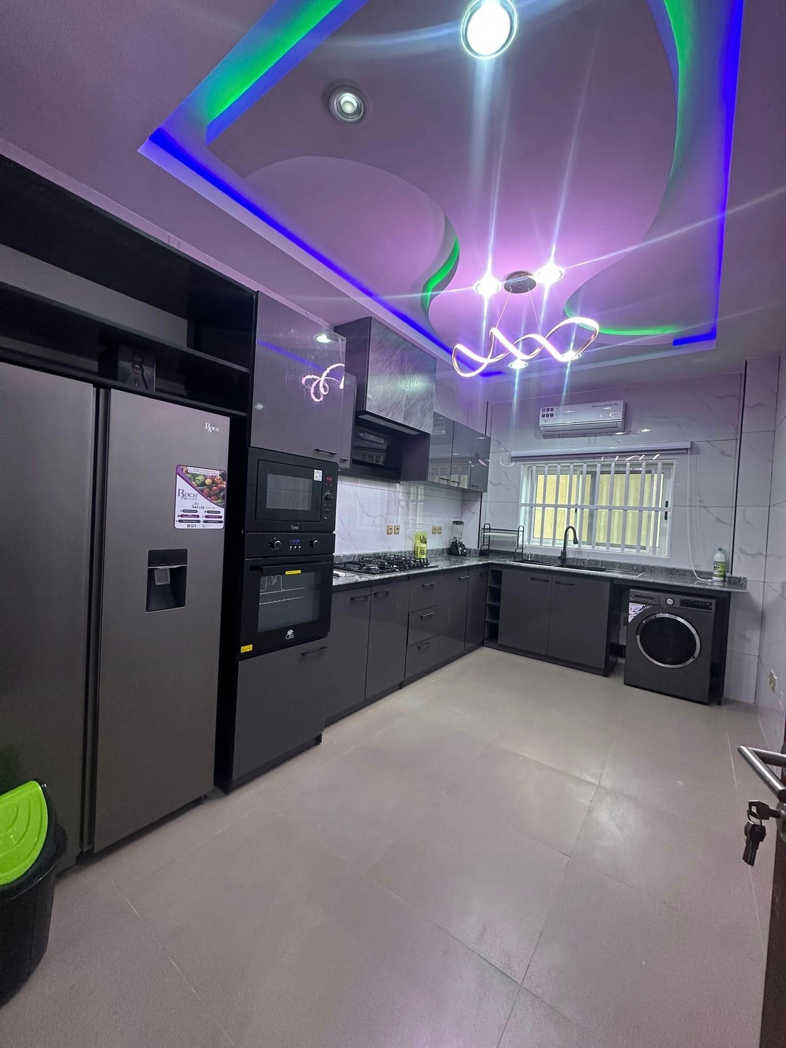 Appartement meublé avec entrée personnelle à Fidjrossè Plage 4