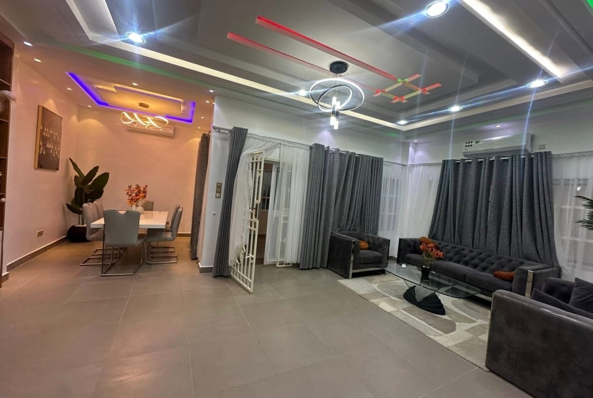 Appartement meublé avec entrée personnelle à Fidjrossè Plage 6