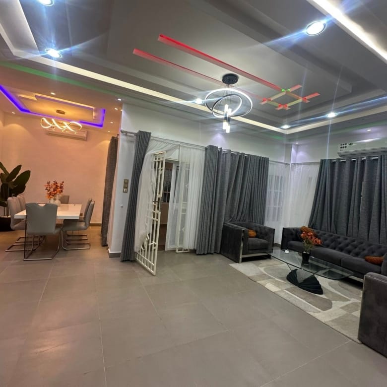 Appartement meublé avec entrée personnelle à Fidjrossè Plage 6