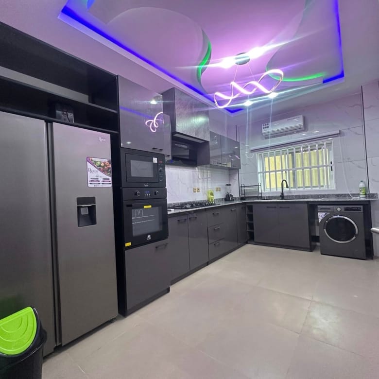 Appartement meublé avec entrée personnelle à Fidjrossè Plage 9