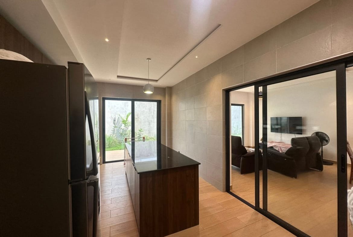 Appartement meublé avec jardin à Fidjrossè Plage 11
