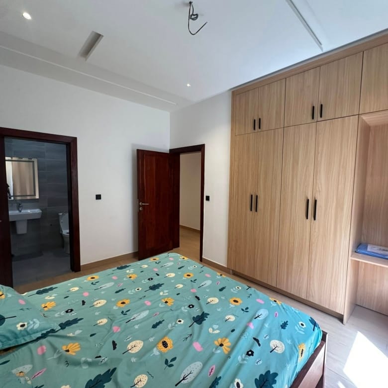 Appartement meublé avec jardin à Fidjrossè Plage 13
