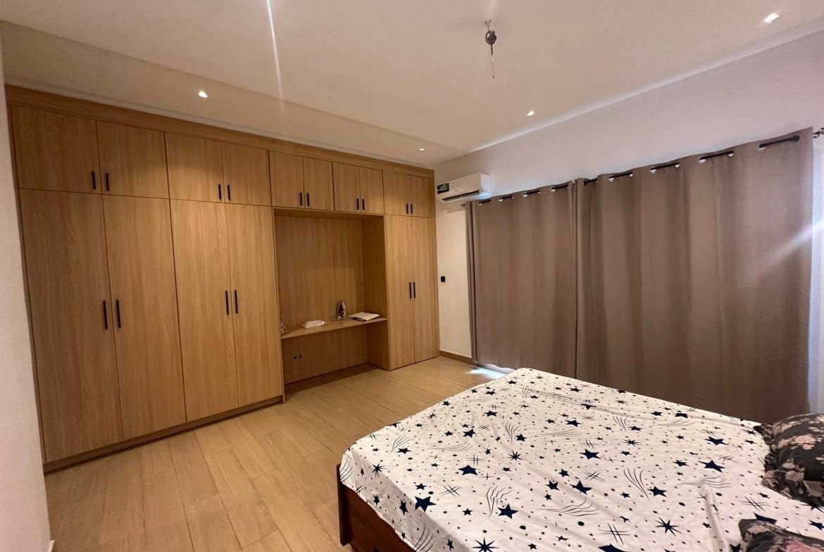 Appartement meublé avec jardin à Fidjrossè Plage 14