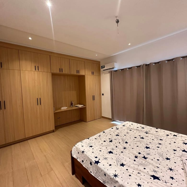 Appartement meublé avec jardin à Fidjrossè Plage 14