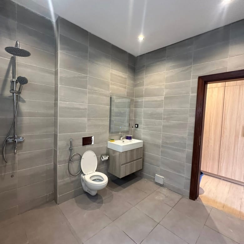 Appartement meublé avec jardin à Fidjrossè Plage 15