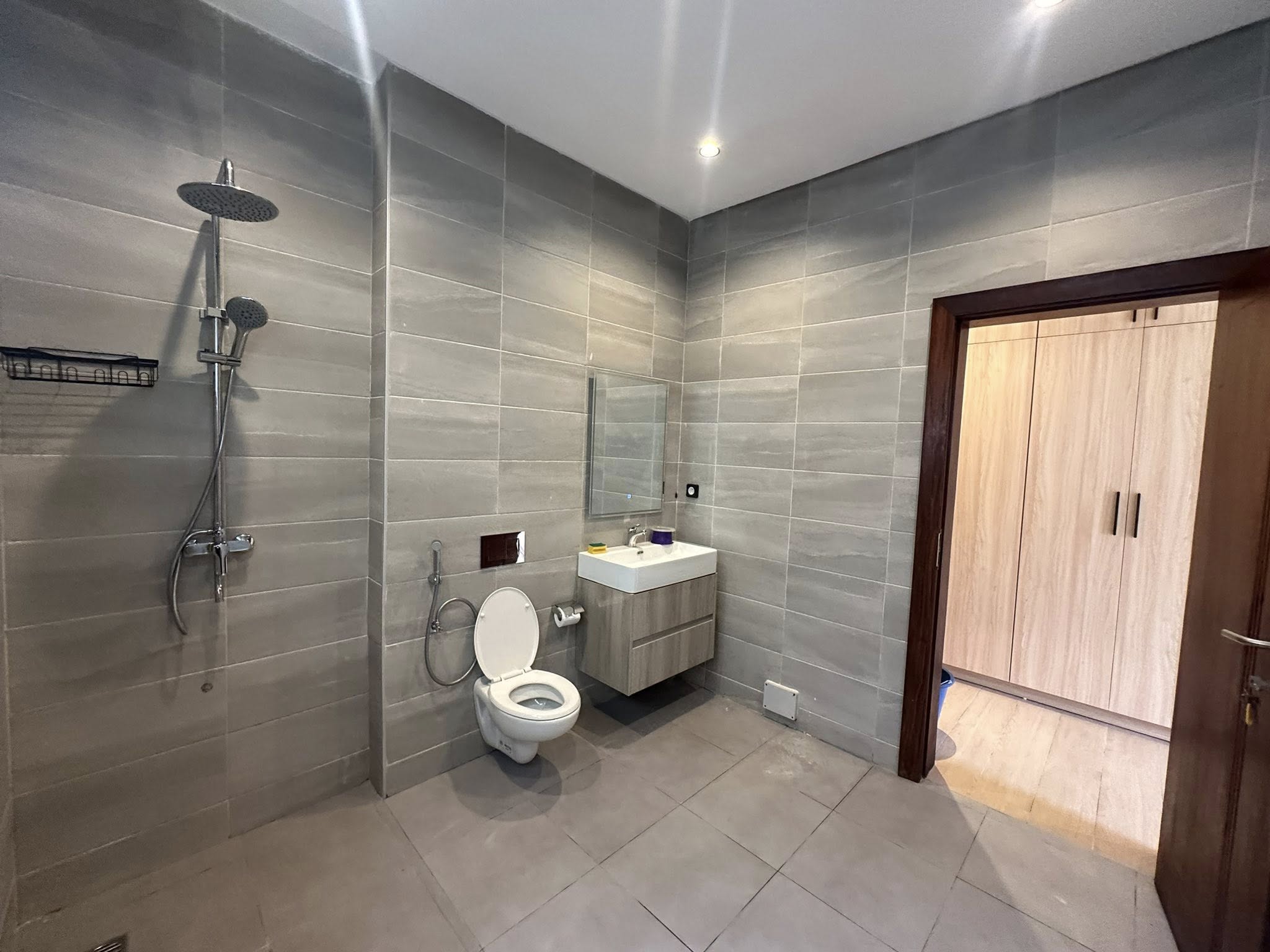 Appartement meublé avec jardin à Fidjrossè Plage 15
