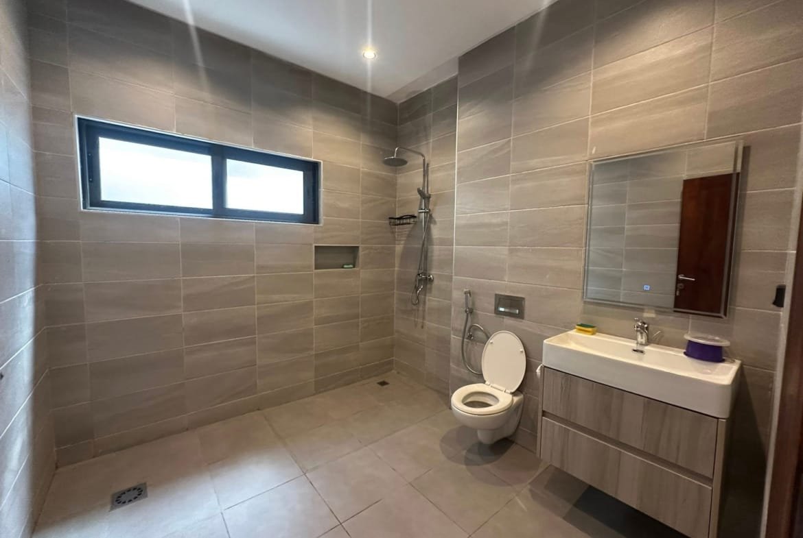 Appartement meublé avec jardin à Fidjrossè Plage 18