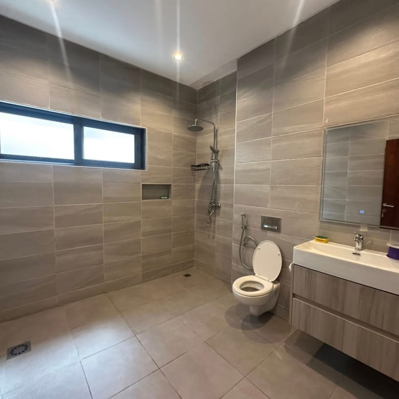 Appartement meublé avec jardin à Fidjrossè Plage 18