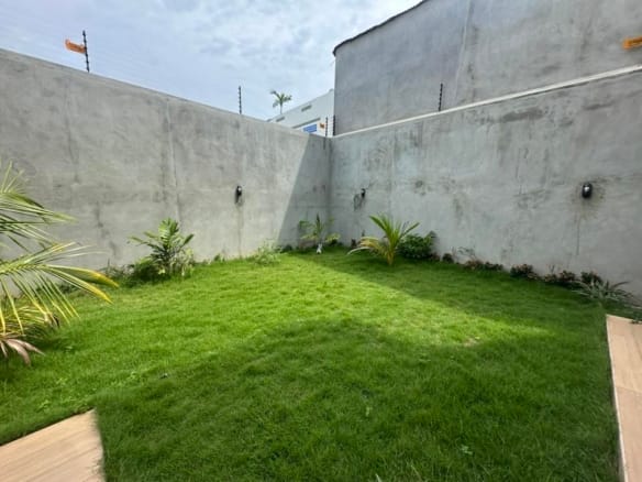 Appartement meublé avec jardin à Fidjrossè Plage 19
