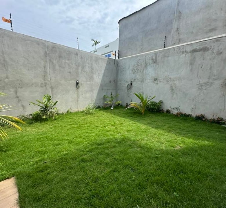 Appartement meublé avec jardin à Fidjrossè Plage 19