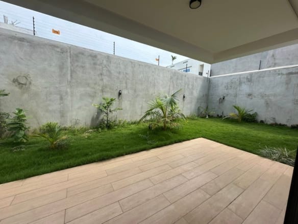 Appartement meublé avec jardin à Fidjrossè Plage 3