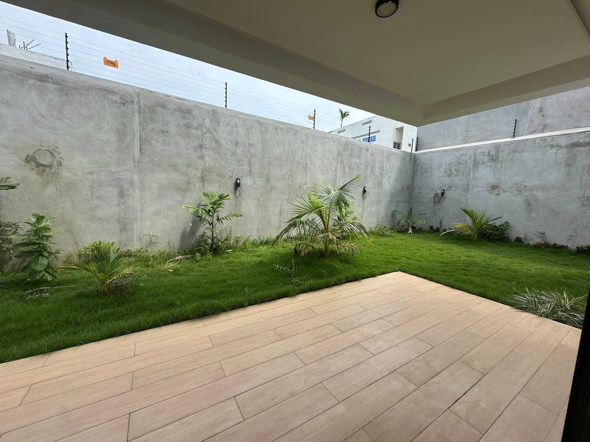 Appartement meublé avec jardin à Fidjrossè Plage 3