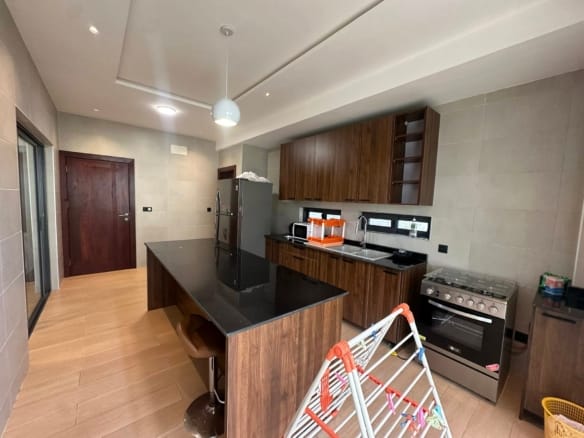 Appartement meublé avec jardin à Fidjrossè Plage 6