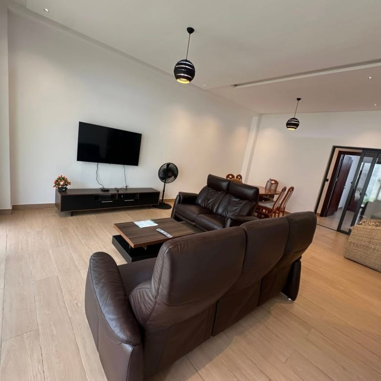 Appartement meublé avec jardin à Fidjrossè Plage 9