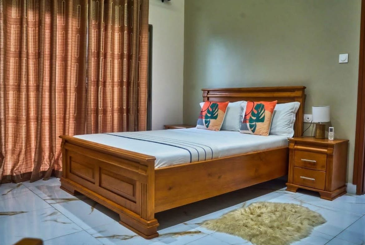 Appartement meublé avec piscine à Fidjrossè Plage 10
