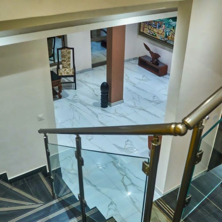 Appartement meublé avec piscine à Fidjrossè Plage 12