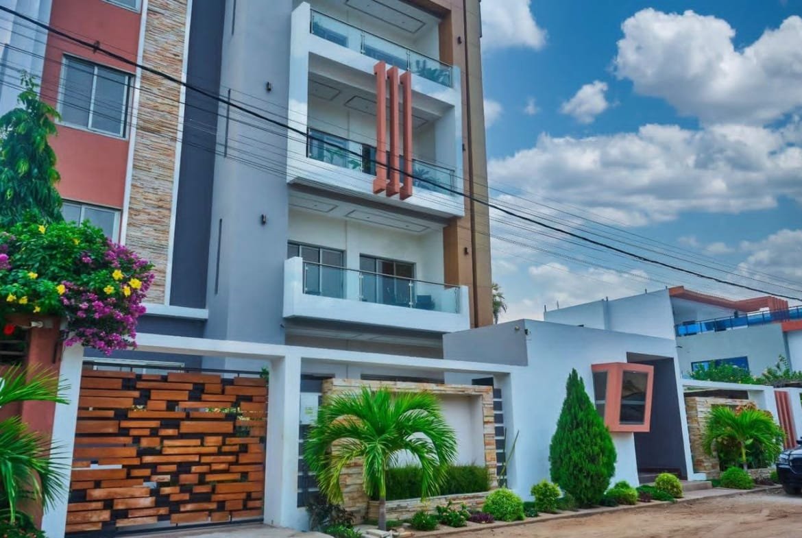 Appartement meublé avec piscine à Fidjrossè Plage 15