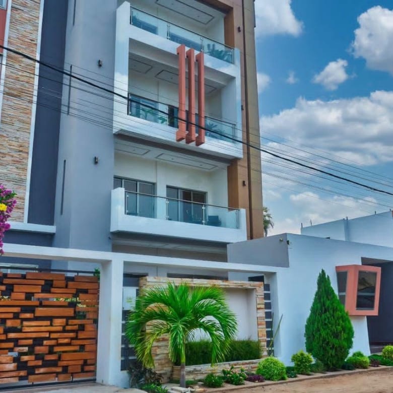 Appartement meublé avec piscine à Fidjrossè Plage 15