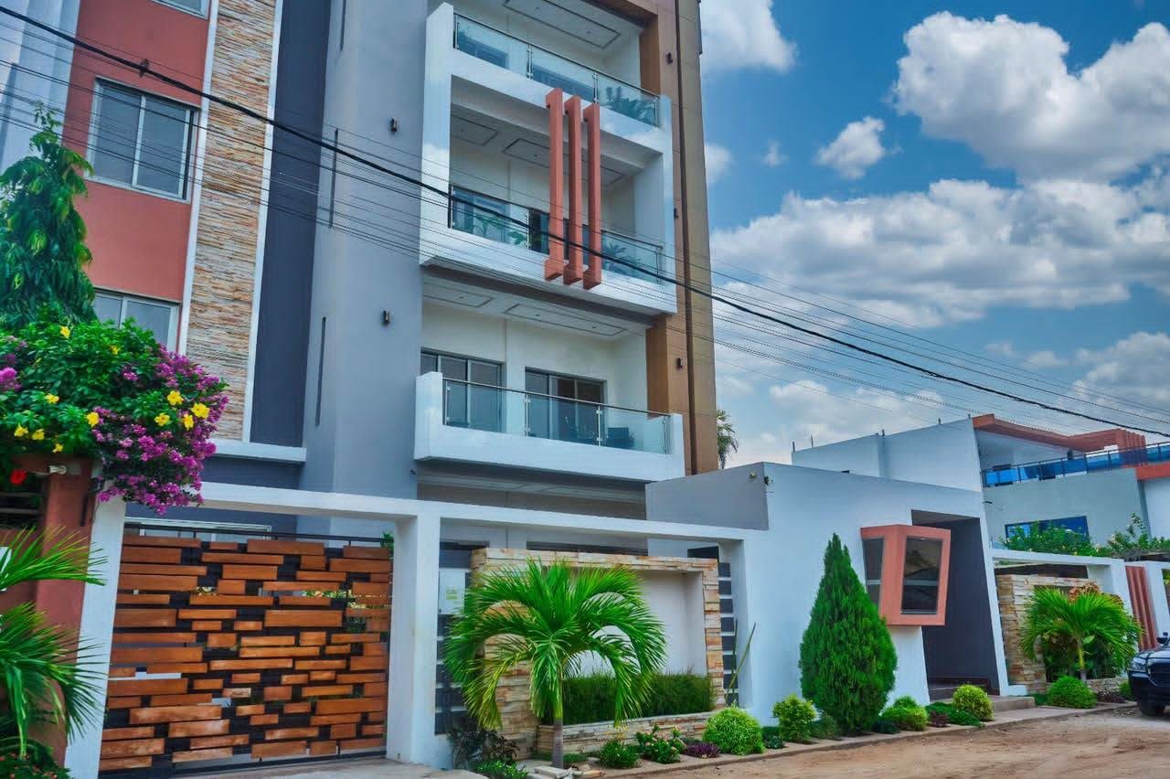 Appartement meublé avec piscine à Fidjrossè Plage 15