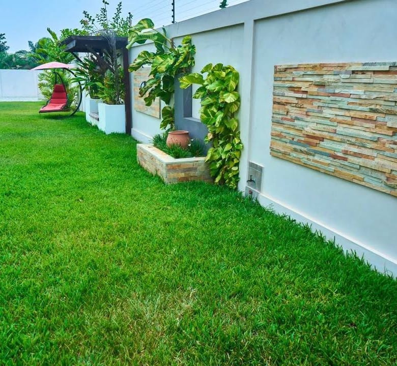 Appartement meublé avec piscine à Fidjrossè Plage 7