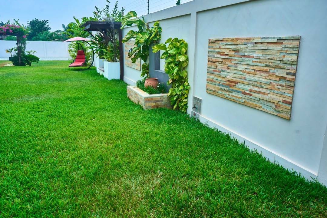 Appartement meublé avec piscine à Fidjrossè Plage 7