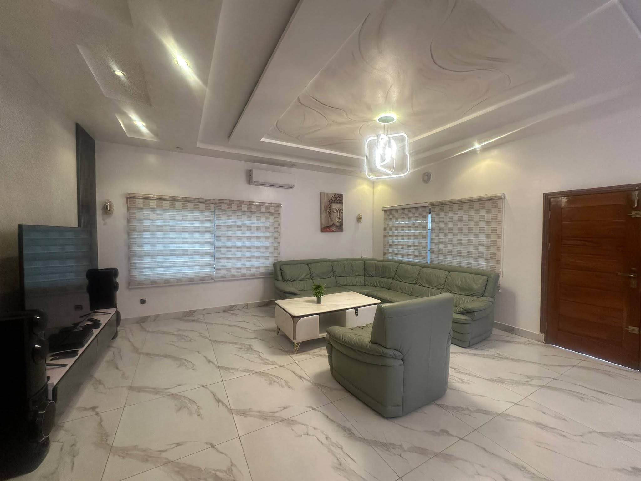 Appartement meublé avec terrasse à Fidjrossè Plage 11