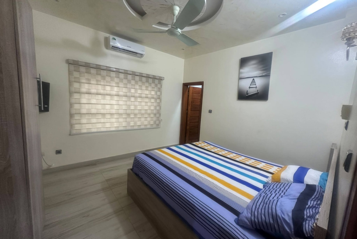 Appartement meublé avec terrasse à Fidjrossè Plage 12