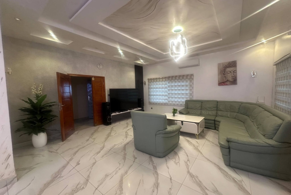 Appartement meublé avec terrasse à Fidjrossè Plage 3