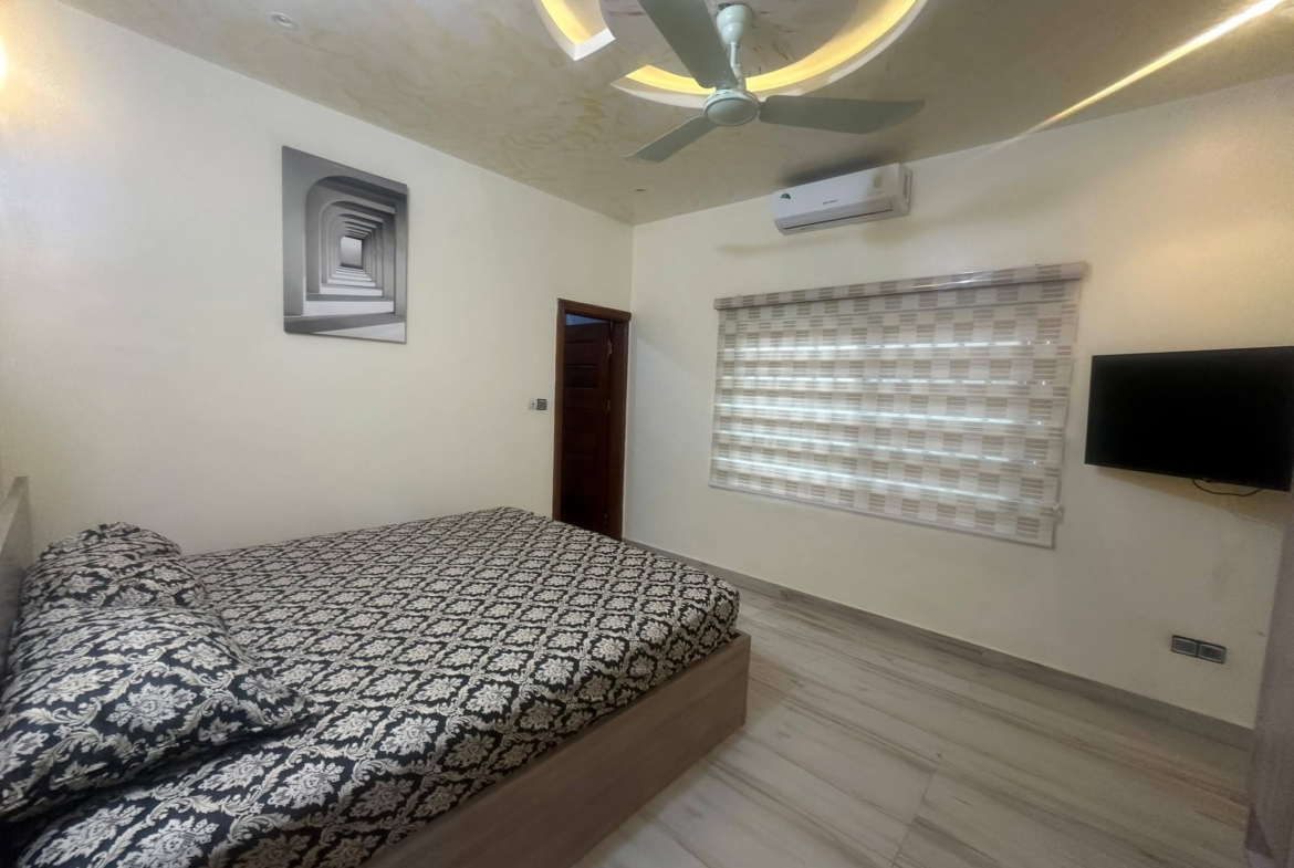 Appartement meublé avec terrasse à Fidjrossè Plage 8