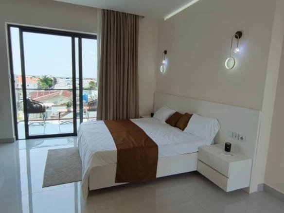 Appartement meublé de luxe avec rooftop à la Haie Vive 13