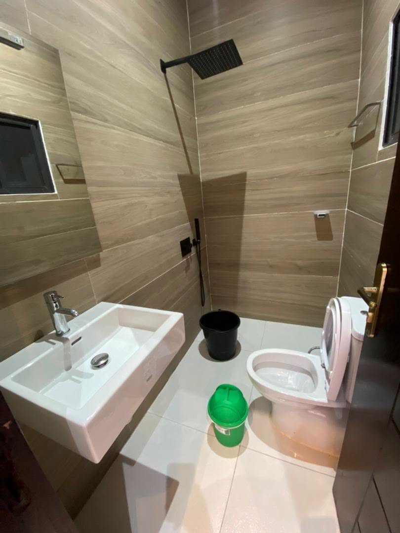 Appartement meublé neuf à Fidjrossè Akogbato 19