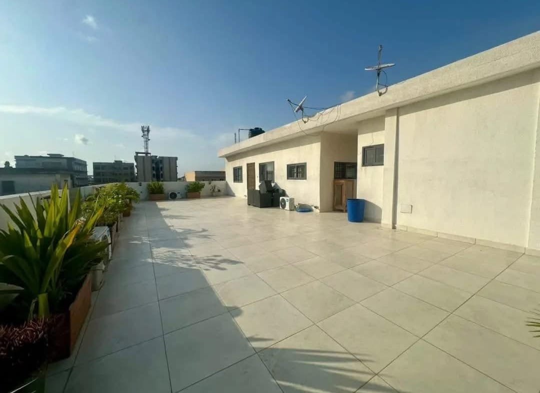 Appartement meublé rooftop à Cadjèhoun