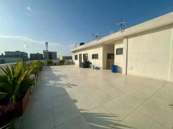 Appartement meublé rooftop à Cadjèhoun