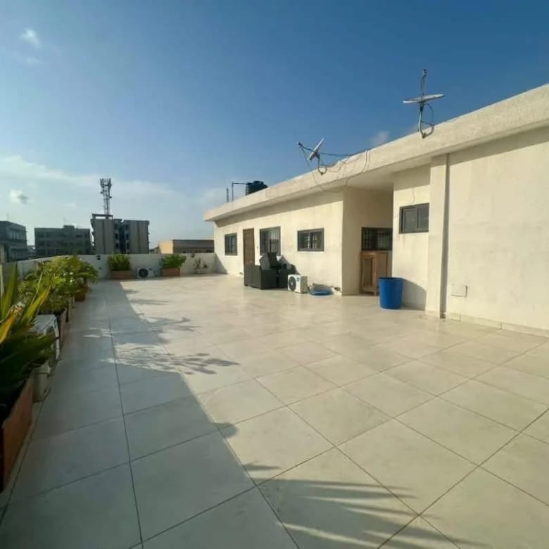 Appartement meublé rooftop à Cadjèhoun