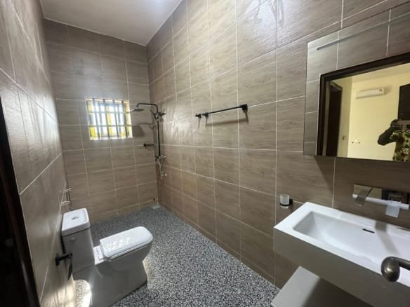 Appartement neuf avec vue mer à Fidjrossè Plage 11
