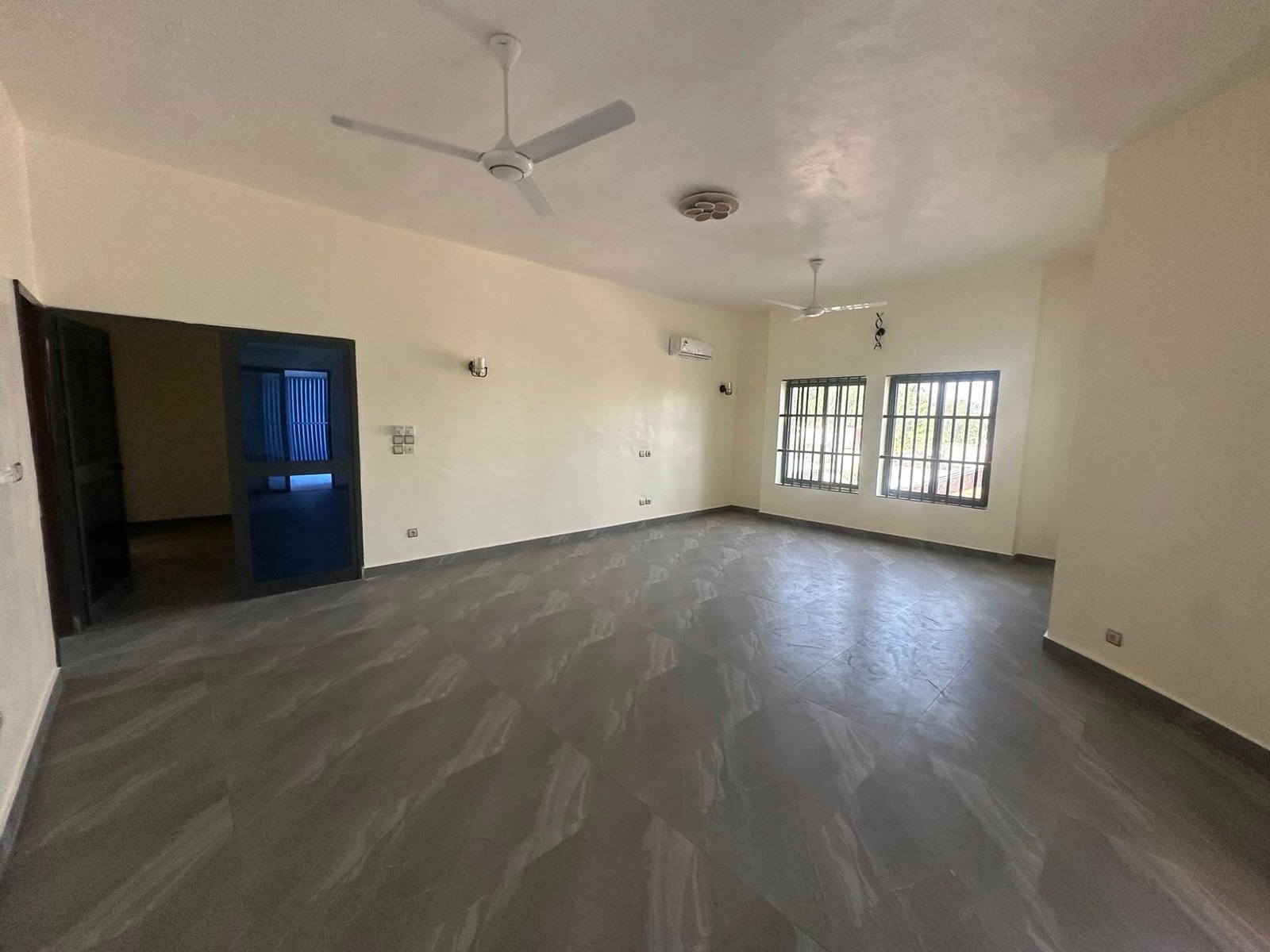 Appartement neuf avec vue mer à Fidjrossè Plage 2