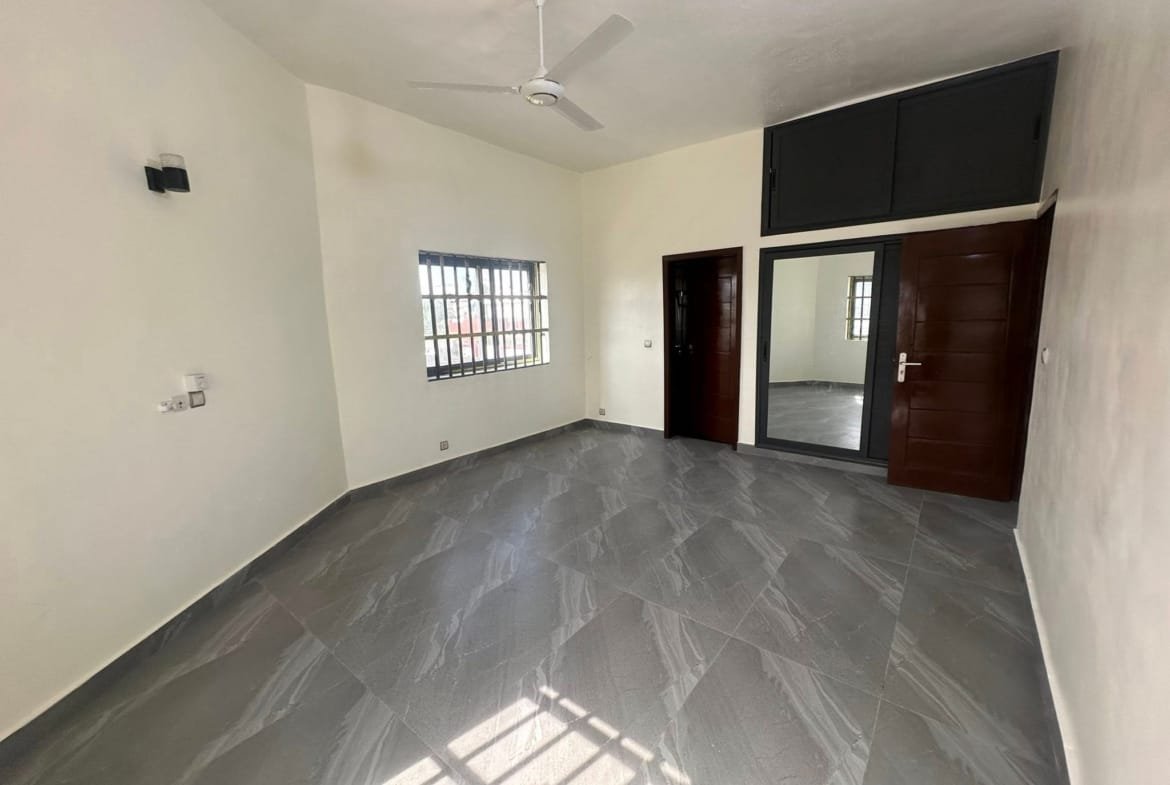 Appartement neuf avec vue mer à Fidjrossè Plage 3