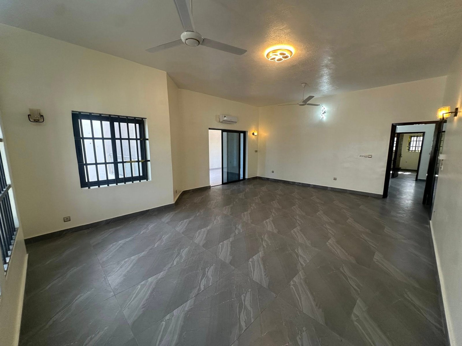 Appartement neuf avec vue mer à Fidjrossè Plage